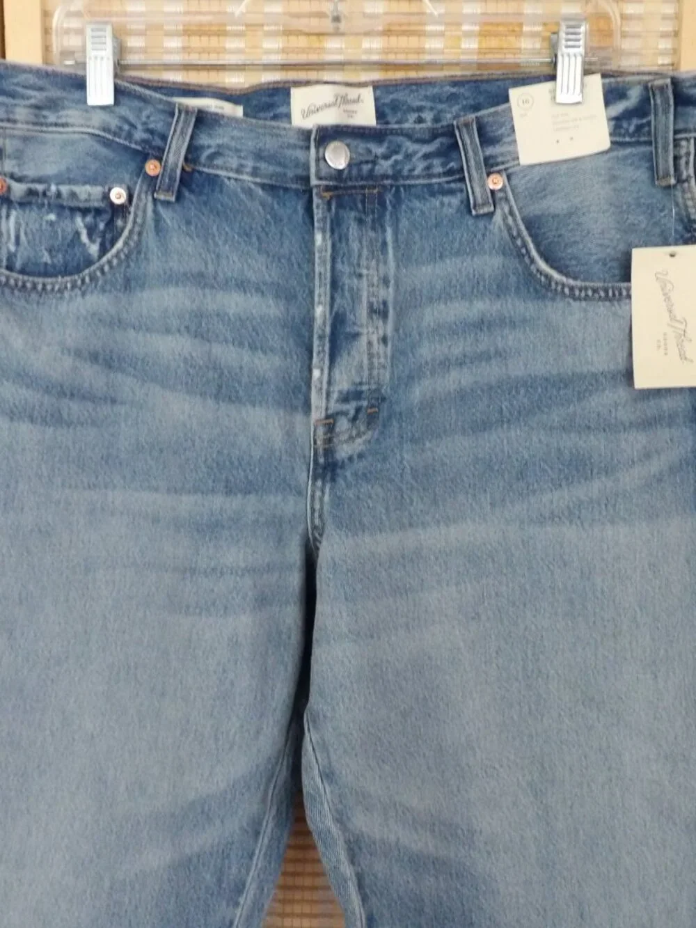 NWT Women's Universal Thread Size 16 Mid-Rise Boyfriend Tapered Leg Denim Jeans